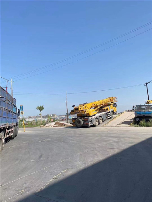 玉山县25吨吊车的租赁价格大概是多少？